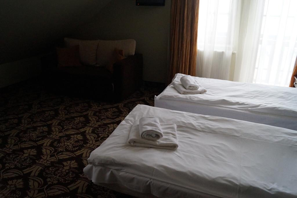 Hotel Sloneczny Brzeg Biskupiec  Bilik gambar