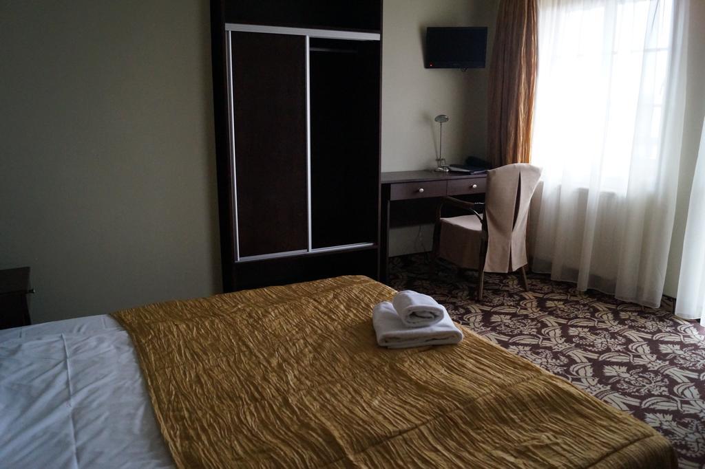 Hotel Sloneczny Brzeg Biskupiec  Bilik gambar